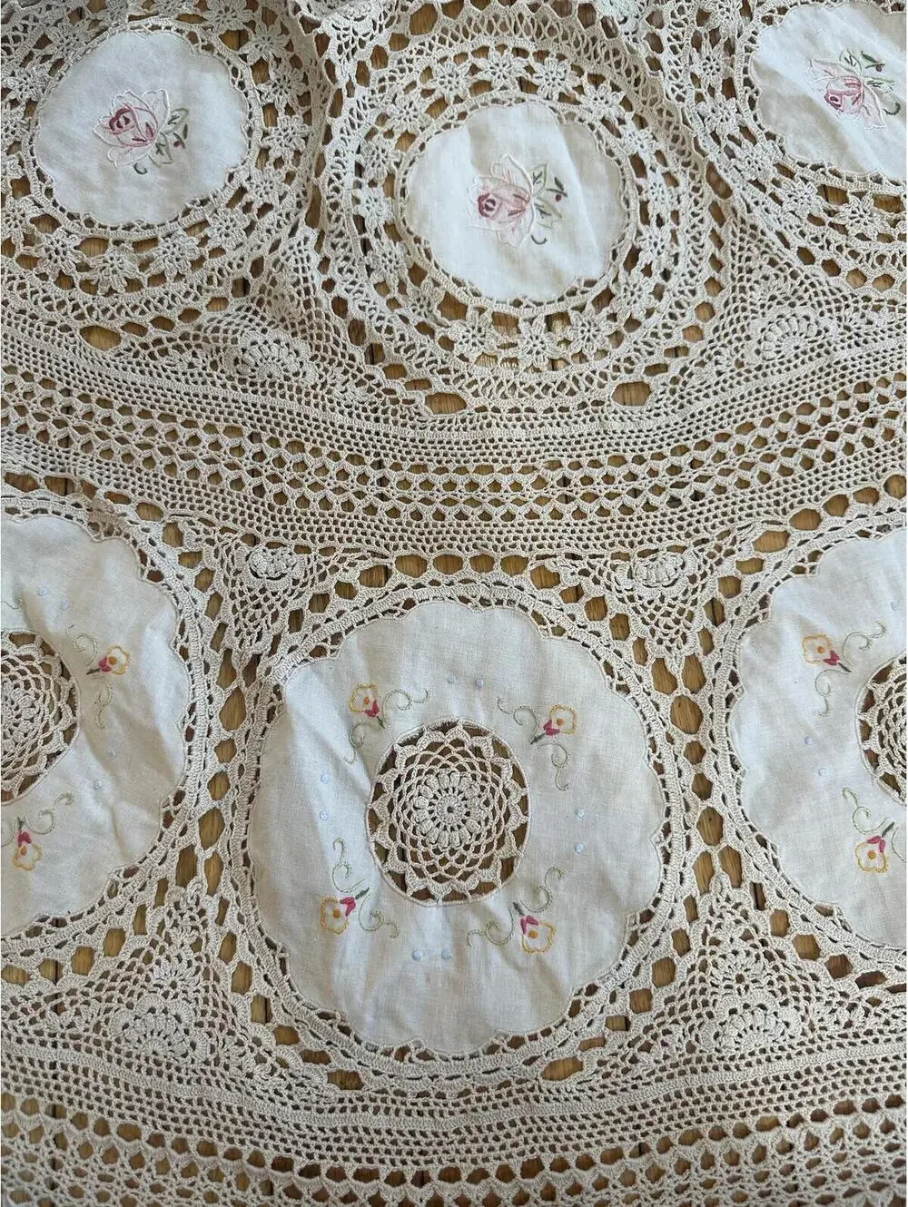 Vintage 61” Round Crochet Lace Embroidered Tablecloth Cottagecore